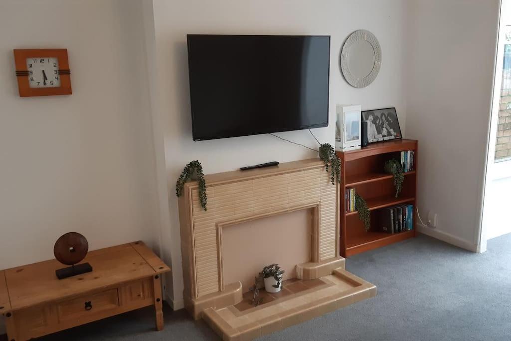 Free Parking Spacious Home Cardiff Exterior foto